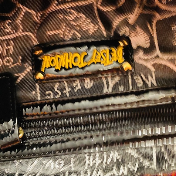 Betsey Johnson bright pink floral purse - Picture 5 of 9